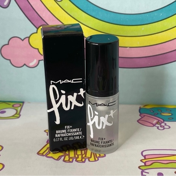 NWT (+FREE POUCH) MAC Makeup Bundle - Picture 10 of 13